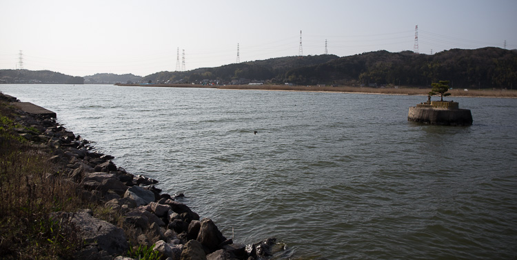 中海と宍道湖を結ぶ大橋川。馬潟は大橋川の中海側の端に位置し、交通の要衝にあった。