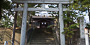 布貴神社。大橋川南岸の県道沿いに鎮座している。