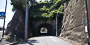 馬だめし峠（玖波隧道）。玖波の町並みの東側に位置する。江戸期までは馬も登ることをためらうほどの急坂だったため、この名で呼ばれた。隧道は明治六年に造られた。