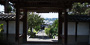 上弓削地区の願成寺山門からの眺め。